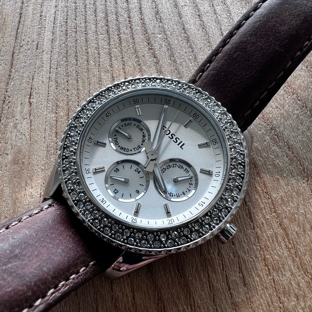 FOSSIL WATCH- Women’s- Excellent Condition- Genuine Leather Brown Strap